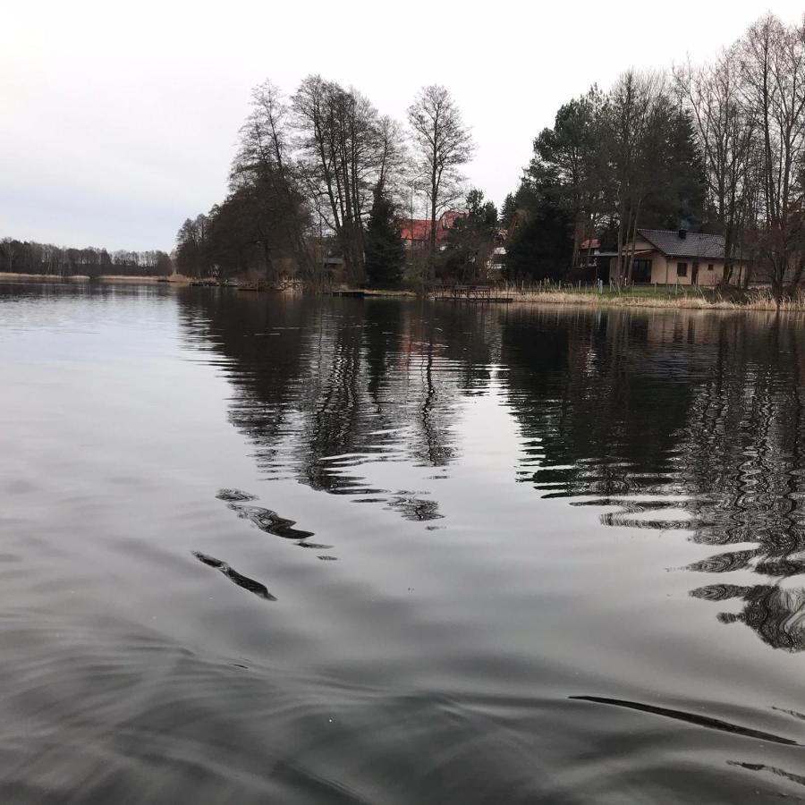 Urokliwy Domek Nad Brzegiem Jeziora Lubiatów Εξωτερικό φωτογραφία