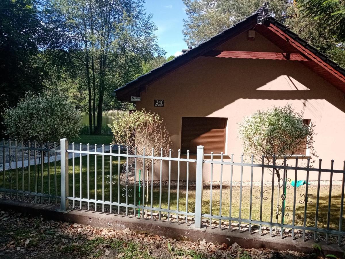 Urokliwy Domek Nad Brzegiem Jeziora Lubiatów Εξωτερικό φωτογραφία
