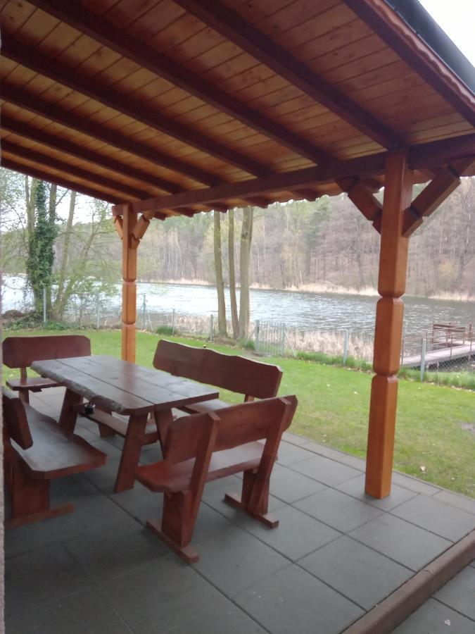Urokliwy Domek Nad Brzegiem Jeziora Lubiatów Εξωτερικό φωτογραφία
